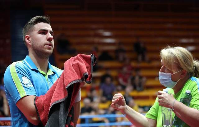 热爱足球的 热爱足球的