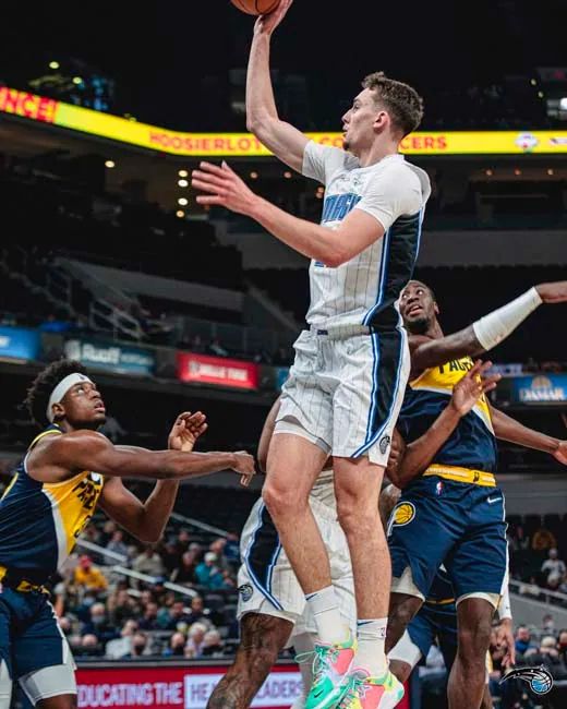 布朗的表现 布朗的表现